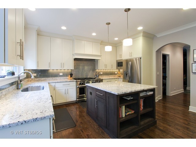 237 N Geneva Ave