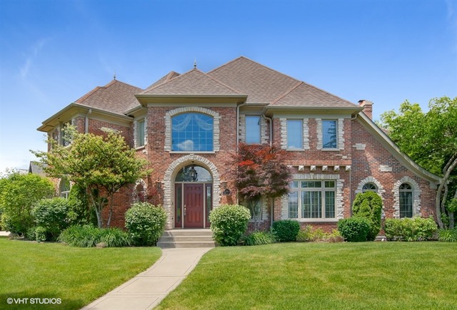For Sale: 490 S Prairie Ave Elmhurst, IL 60126
