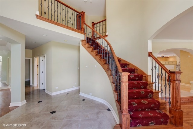 For Sale: 490 S Prairie Ave Elmhurst, IL 60126