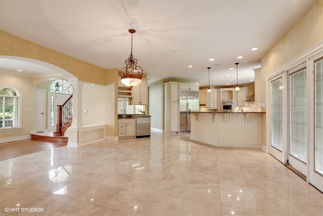 For Sale: 490 S Prairie Ave Elmhurst, IL 60126