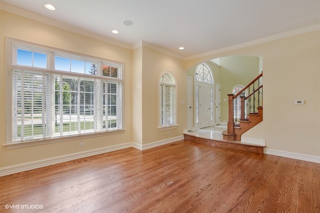 For Sale: 490 S Prairie Ave Elmhurst, IL 60126