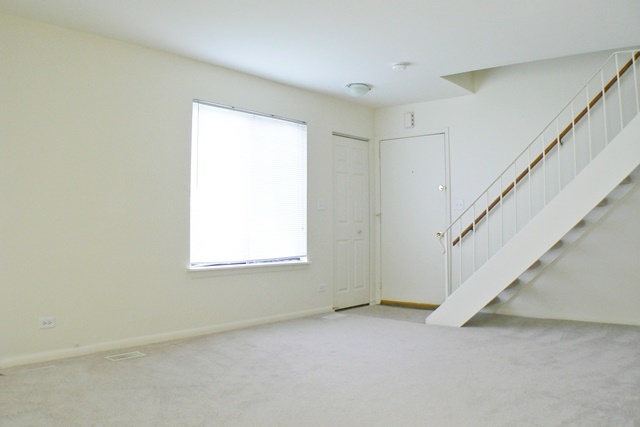 1341 Kingsbury Dr #6