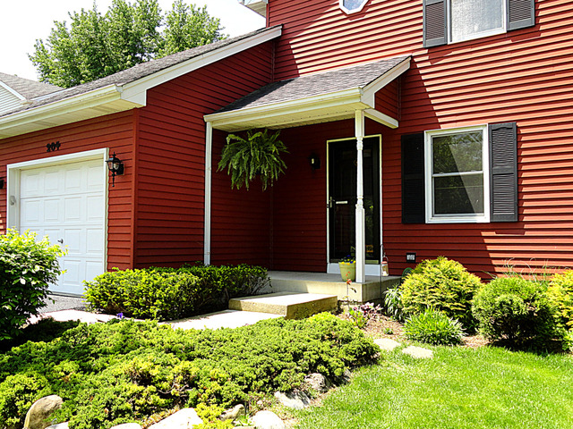 For Sale: 204 S Harrison St Geneva, IL 60134