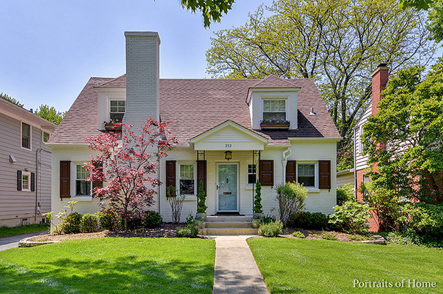 For Sale: 212 East Rd Glen Ellyn, IL 60137