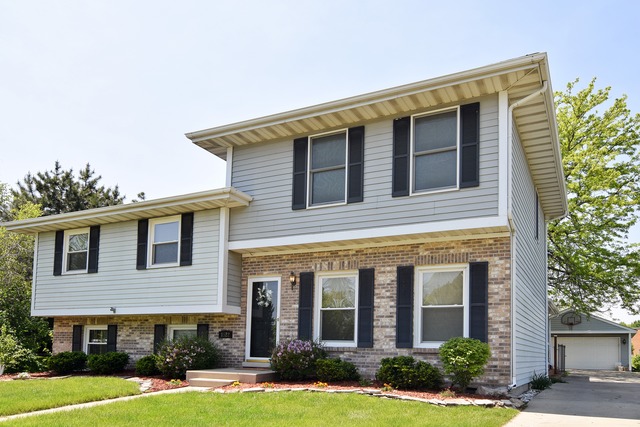 For Sale: 1522 Jill Ct Glendale Heights, IL 60139