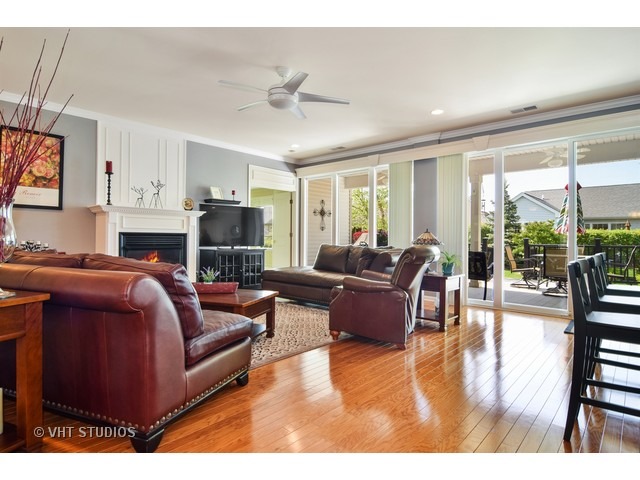 For Sale: 13237 Bittersweet Ln Huntley, IL 60142