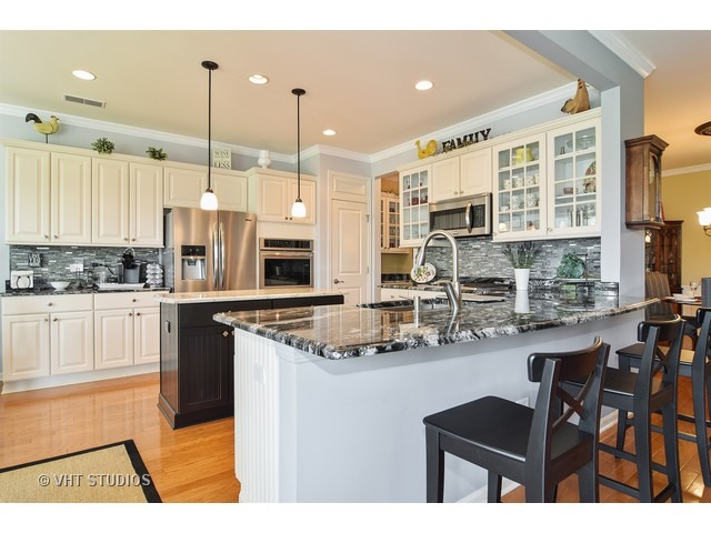 For Sale: 13237 Bittersweet Ln Huntley, IL 60142