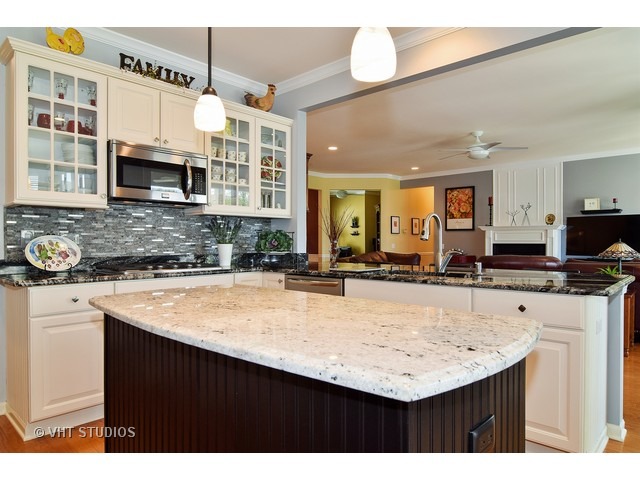 For Sale: 13237 Bittersweet Ln Huntley, IL 60142