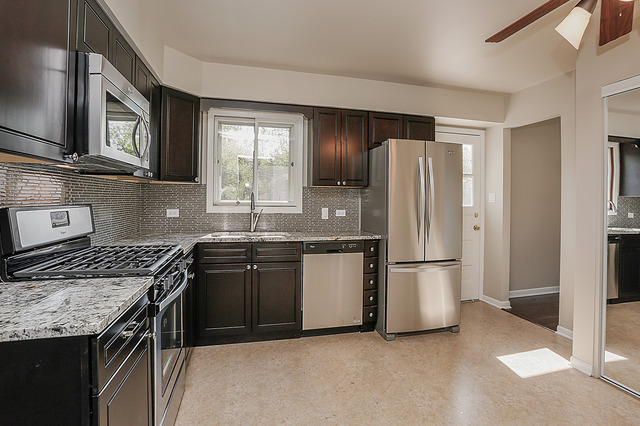 For Sale: 443 S Walnut Ave Itasca, IL 60143
