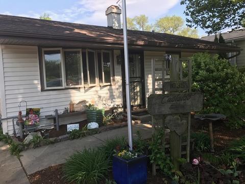 1147 S Cambria Ln