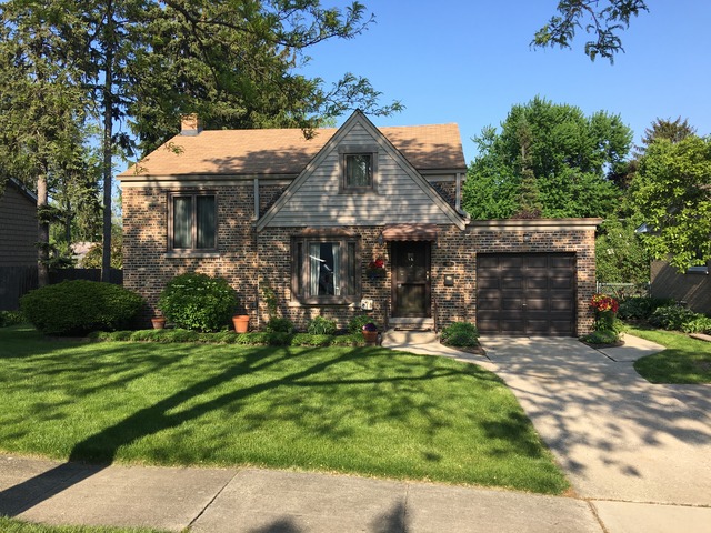 For Sale: 915 S Stewart Ave Lombard, IL 60148