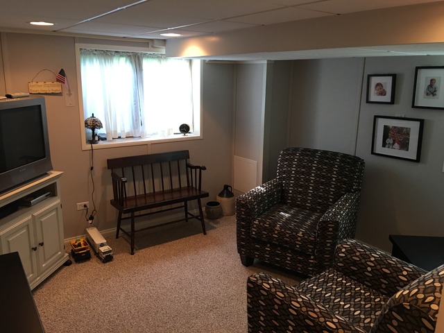 For Sale: 915 S Stewart Ave Lombard, IL 60148