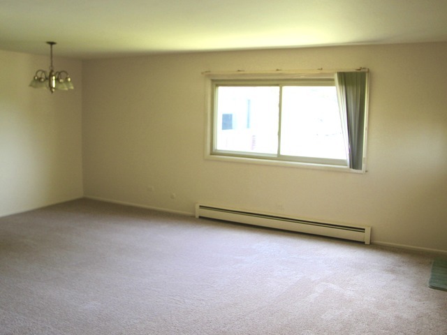 For Sale: 1313 S Rebecca Rd #APT 122 Lombard, IL 60148