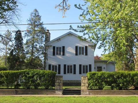 733 Royal Oak Dr