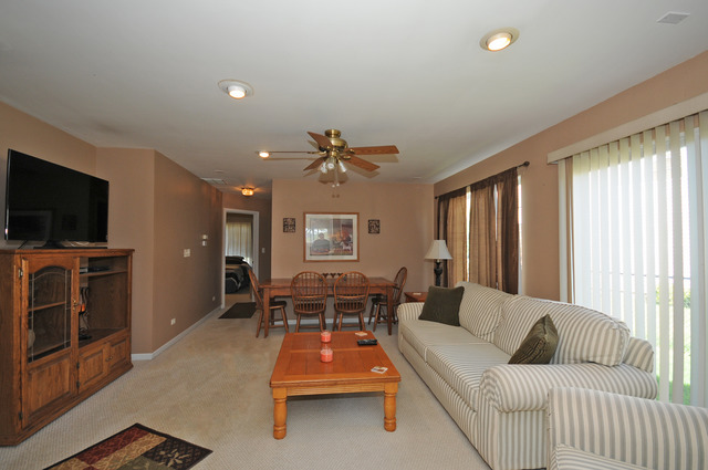 For Sale: 2877 Impressions Dr #APT 2877 Lake In The Hills, IL 60156