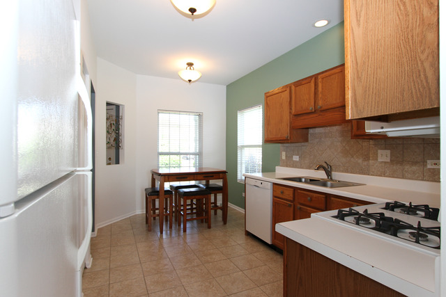 For Sale: 1021 Horizon Rdg Lake In The Hills, IL 60156