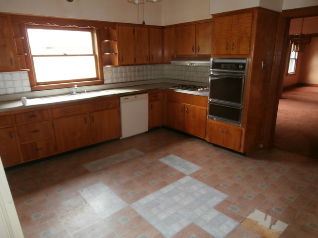 221 S Forest Ave