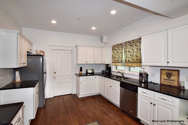 For Sale: 103 S 4th St Saint Charles, IL 60174