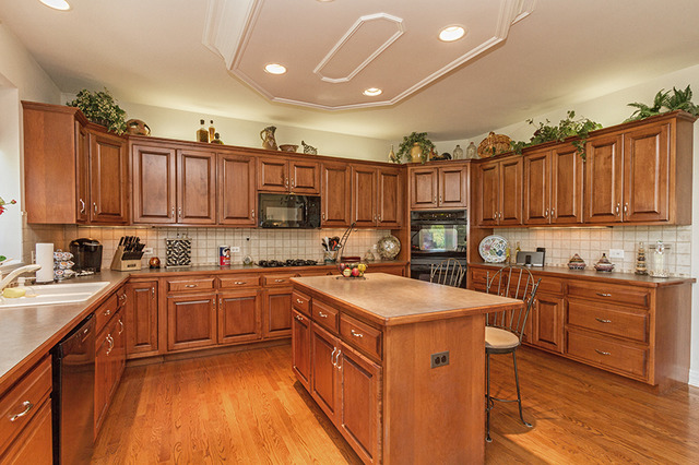 612 Waters Edge Dr
