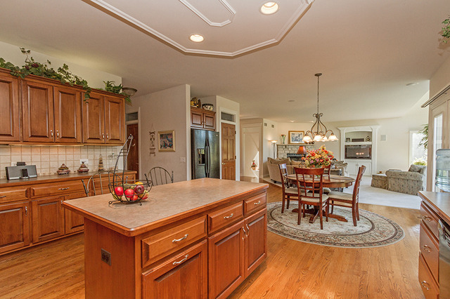 612 Waters Edge Dr
