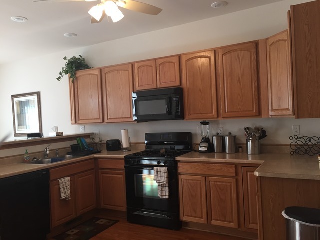 For Sale: 1422 Ridge Dr Sycamore, IL 60178