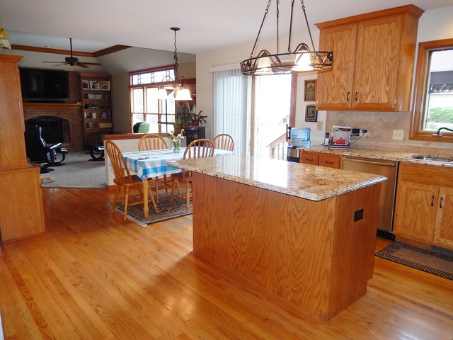 For Sale: 581 Meadowview Dr West Chicago, IL 60185