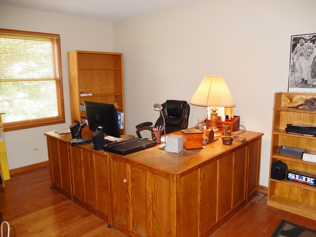 For Sale: 581 Meadowview Dr West Chicago, IL 60185