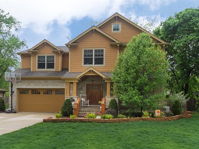 For Sale: 1828 N Washington St Wheaton, IL 60187