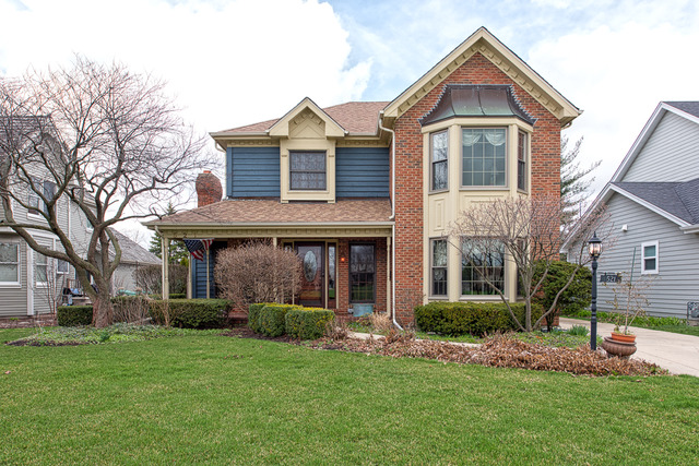 For Sale: 521 E Oak Ave Wheaton, IL 60187