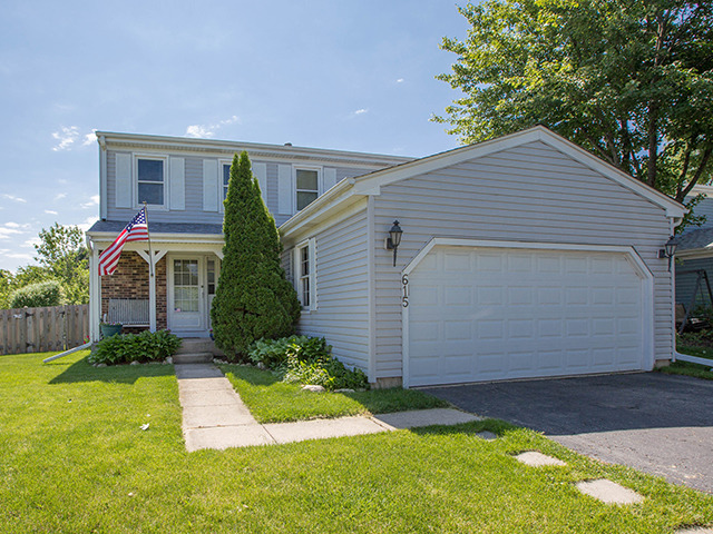 For Sale: 615 Iroquois Trl Carol Stream, IL 60188