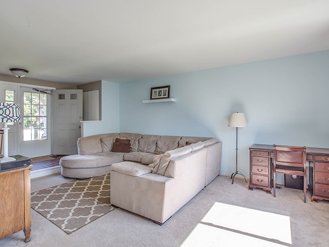 For Sale: 615 Iroquois Trl Carol Stream, IL 60188
