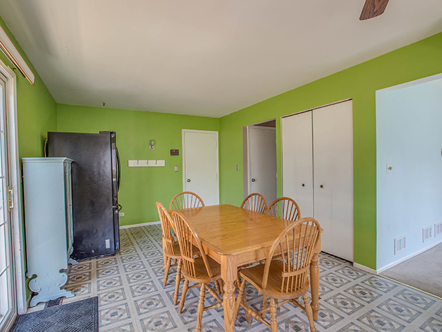 For Sale: 615 Iroquois Trl Carol Stream, IL 60188