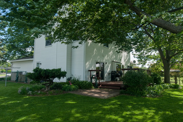 For Sale: 506 Heather Ln Carol Stream, IL 60188