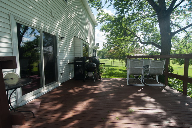 For Sale: 506 Heather Ln Carol Stream, IL 60188