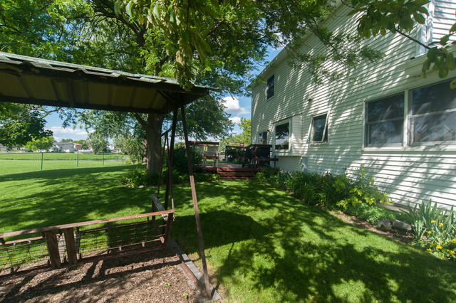 For Sale: 506 Heather Ln Carol Stream, IL 60188