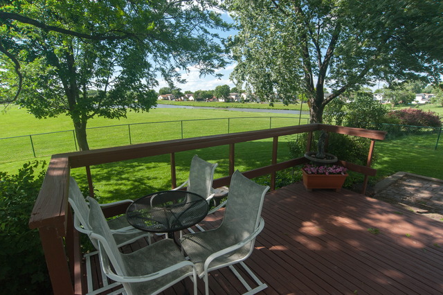For Sale: 506 Heather Ln Carol Stream, IL 60188