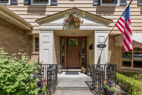 1011 S Main St