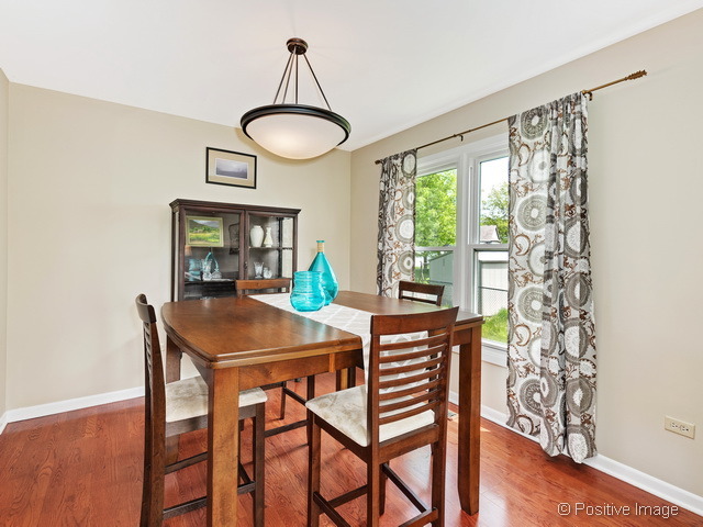 For Sale: 1411 E Hull Dr Wheaton, IL 60189