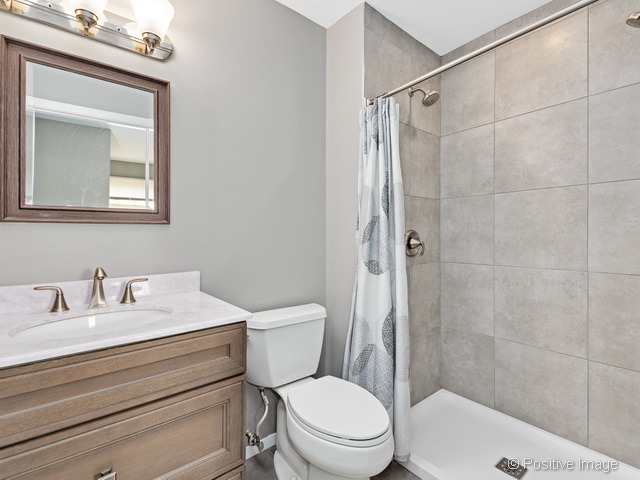 For Sale: 1411 E Hull Dr Wheaton, IL 60189