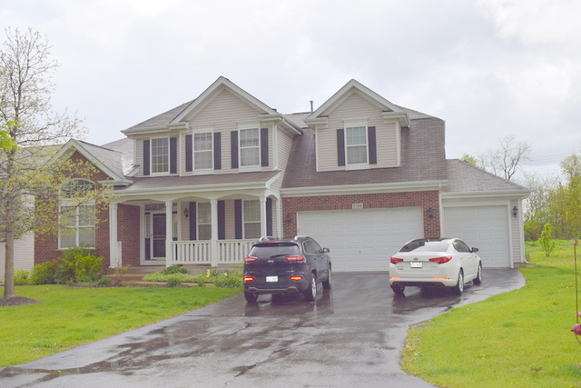 1590 Bur Oak Dr