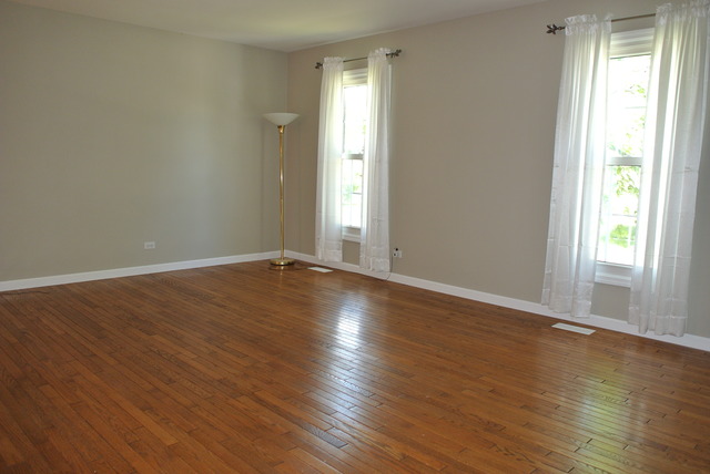 For Sale: 4598 Mumford Dr Hoffman Estates, IL 60192