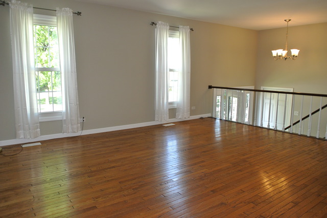 For Sale: 4598 Mumford Dr Hoffman Estates, IL 60192