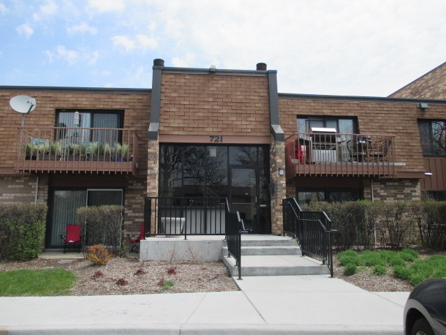 For Sale: 721 Limerick Ln #APT 2B Schaumburg, IL 60193