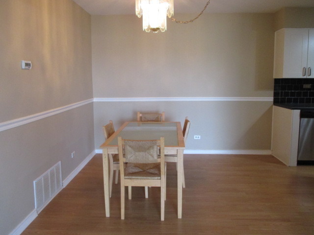 For Sale: 721 Limerick Ln #APT 2B Schaumburg, IL 60193