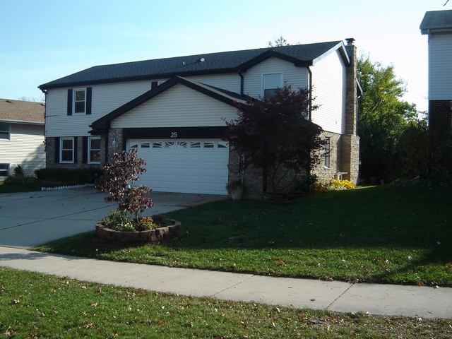 25 Kingsport Dr