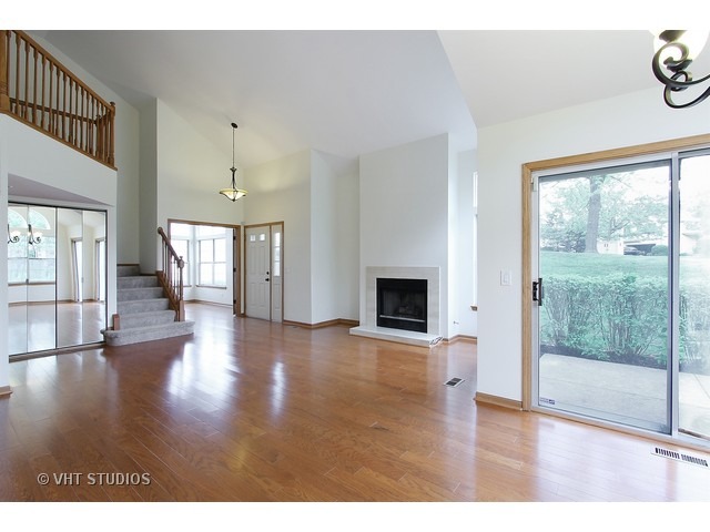 For Sale: 115 Thistle Ct Schaumburg, IL 60194