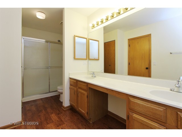 For Sale: 115 Thistle Ct Schaumburg, IL 60194