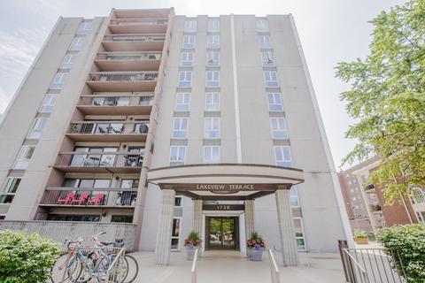 1738 Chicago Ave #204