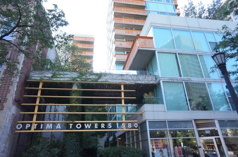 1738 Chicago Ave #204