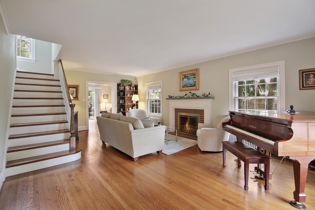 For Sale: 3111 Thayer St Evanston, IL 60201